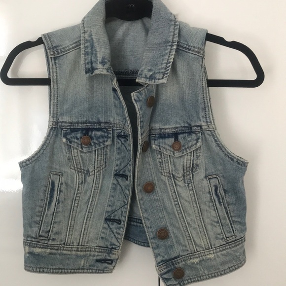 2/$20 American Eagle denim vest - Picture 1 of 2
